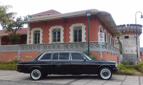 CLASSIC MANSION SAN JOSE COSTA RICA LIMO LWB LANG